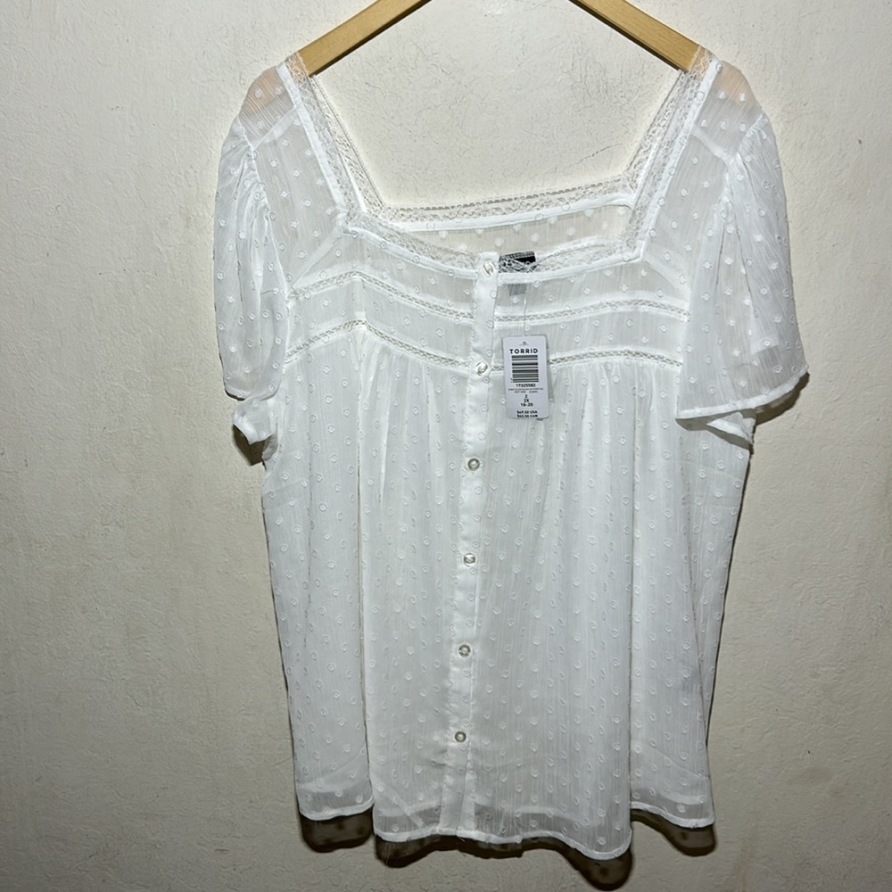 Torrid Chiffon Clip Dot Button-Front Blouse Size 2X NWT - Picture 6 of 11